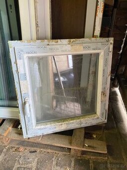 Použíté plastové okno 80x80cm