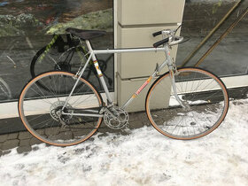 Silniční kolo FAVORIT