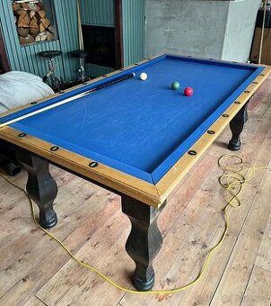 Kulečníkový stůl