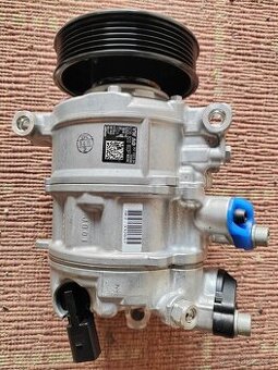 OEM 5Q0820803P Klima kompresor VW / Škoda