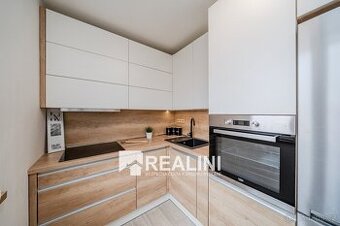 Pronájem bytu 3+1 s lodžií v Karviné - ulice Prameny