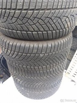 Zimní pneumatiky 215/45/16 good year ultragrip