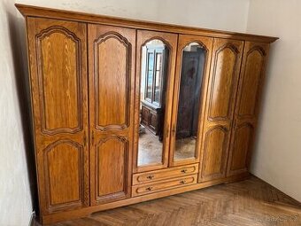 Velká rustikální šatní skříň dub masiv,6065