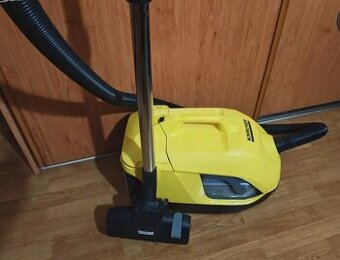 Kärcher DS6 Bezsáčkový vysavač s vodním filtrem