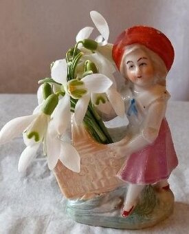 Dívka s košíkem, vázička Žacléř