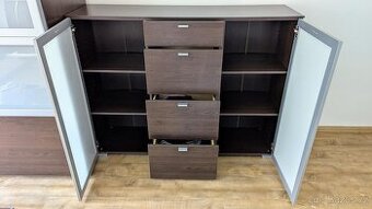 komoda + rám postele + 2 noční stolky - SLEVA