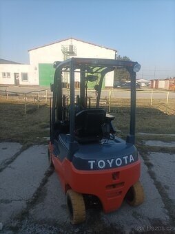 Vysokozdvižný vozík Toyota AKU