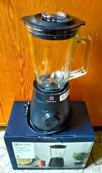 NOVÝ  MIXER  ELEKTROLUX  Create 3  / E3TB1-4GG /