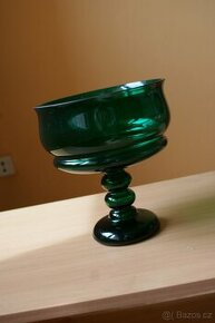 čtvrtých 20fotek Sklo a porcelán různe prodám