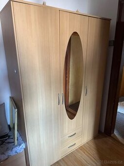 Šatní skříň