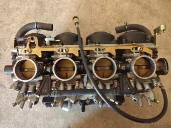 Yamaha YZF R6 - karburátory