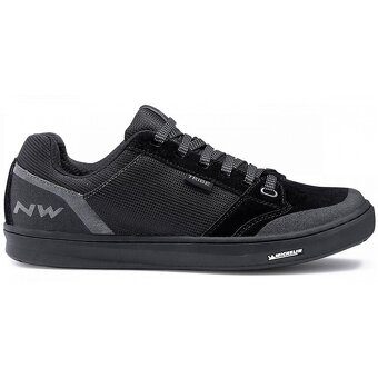 Dámské cyklistické tretry Giro Cylinder a Northwave vel.40