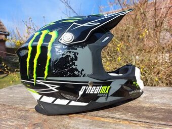 Krasna prilba Oneal MX Monster velikost S