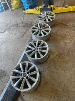 Alu kola originál Renault Megane 5x114,3 R16