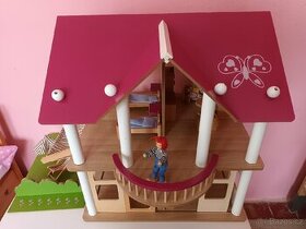 Dřevěná vila pro panenky