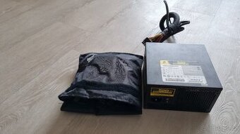 PC zdroj Corsair HX520