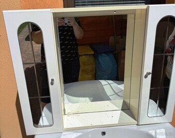 Horní koupelnová skříňka - za odvoz