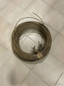 Prodám tvrdý měděný drát o průměru 3 mm. - 1