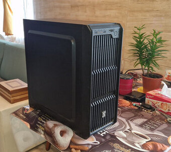 i5 7600K, RX 570 8GB, 16GB RAM, 480GB SSD, Herní PC