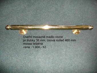Dveřní mosazné madlo