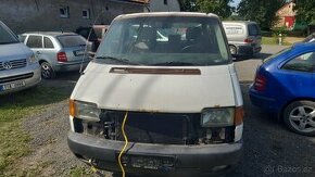 Prodám díly z VW Transporter 2,5 75kW,rok 2000,motor ACV
