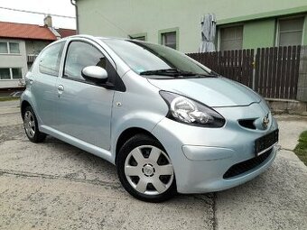 Toyota Aygo 1.0i 50kW rok 2008 naj.183tis. NOVÁ STK