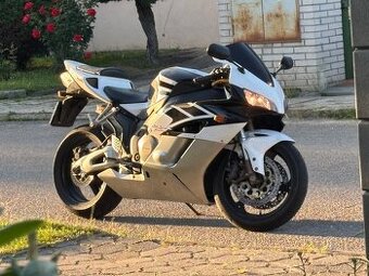 Honda CBR 1000RR Fireblade 2004