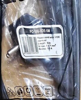 napájecí kabel 220, 5 metrů