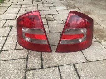 Octavia 2 sedan zadní světlo