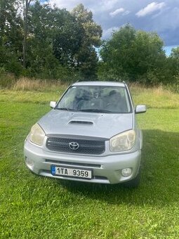 Toyota RAV4 2.0; r. 2004