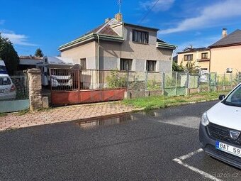 Prodej rodinného domu 240 m², na pozemku 1199 m², Praha - Ho