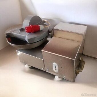 Prodám řeznický kutr 10litrů - samo domo