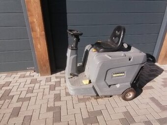 Zametací stroj s odsáváním Kärcher KM 85/50 R Bp Pack