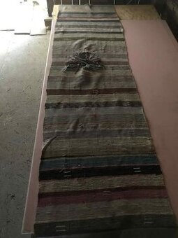 RUČNĚ TKANÝ KOBEREC 400X90cm