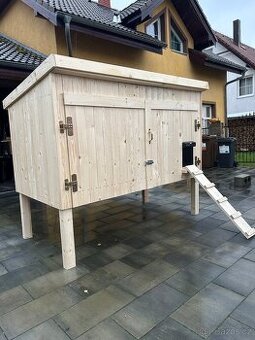 Zateplený kurník pro 15 slepic