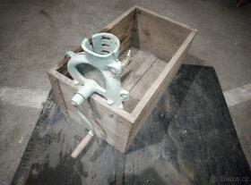 drhlík na kukuřici