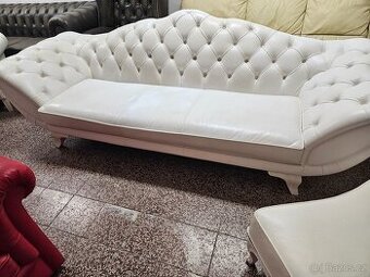 CHESTERFIELD ŠTÝL,KOŽENÁ BIELA 3+1+1+TABURET,ZĽACNENÁ