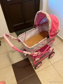 Kočárek na panenky