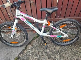 Dívčí kolo Genesis 20