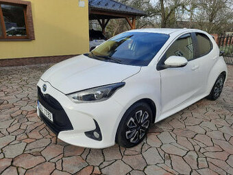 Toyota yaris 1,5 hybrid 6/2023 1 majitel puvod čr
