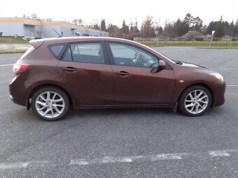 Mazda 3  1,6 benzin