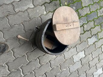 starožitná máselnice