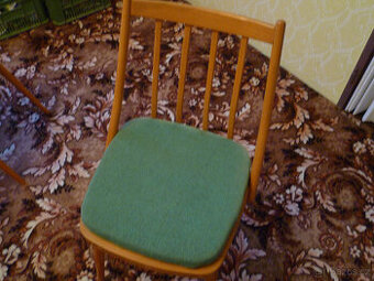 Kvalitní dřevěné židle, 4 ks, levně