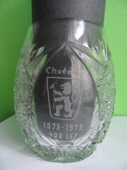 Pivní sklo, půllitry, třetinky, pivovarské cedule, tácky.