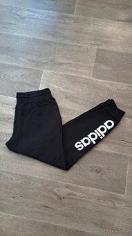 Hezké dámské tepláky Adidas