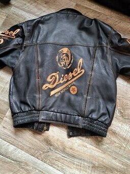 Kožená bunda Diesel třeba na motorku