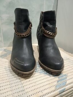 Kotnikove kozene boty Mustang