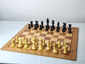 Staré dřevěné šachy