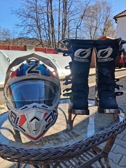 Vybavení na motorku