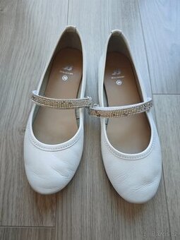 Dívčí balerínky Baťa vel 38